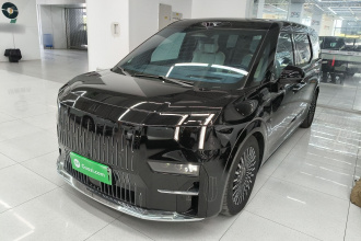 极氪009 2024款 六座行政版四驱 108kWh