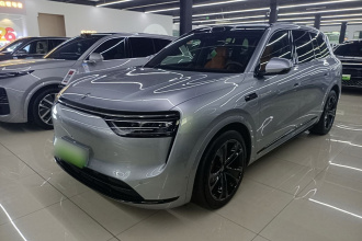 鸿蒙智行 问界M8 2025款 增程 Ultra版 53.4kWh 5座版 (192线激光雷达）