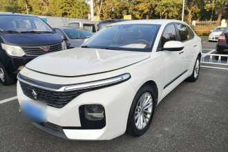 宝骏RC-5 2020款 1.5T CVT智耀豪华型