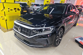 大众 帕萨特 2025款 出众款 380TSI 龙腾版