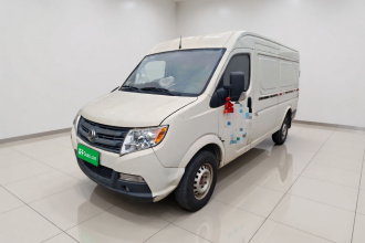 东风御风 御风 2016款 2.5T领运版厢货长轴中顶国V ZD25