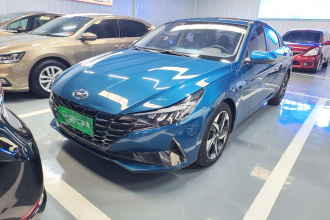 现代 伊兰特 2022款 1.5L CVT LUX尊贵版