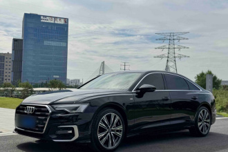 奥迪A6L 2025款 改款 45 TFSI 臻选动感型