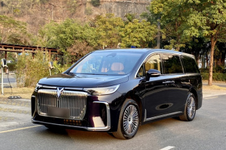 岚图汽车 岚图梦想家 2025款 PHEV 四驱旗舰鲲鹏版