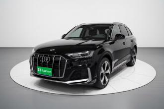 奥迪Q7 2023款 55 TFSI quattro S 尊贵型