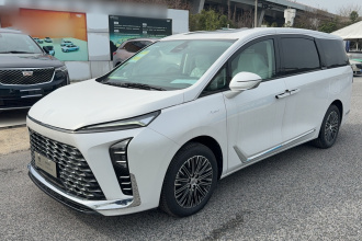 别克GL8 2025款 陆尊 尊享版