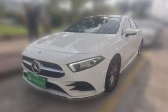 奔驰A级 2022款 改款 A 200 L 运动轿车动感型