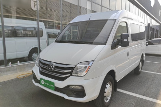 上汽大通MAXUS 新途V80 2024款 傲运通超值版 6MT 短轴中顶127Ps 5座