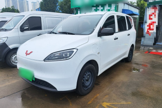 五菱汽车 五菱宏光新能源 2024款 纯电版 300KM 实用型