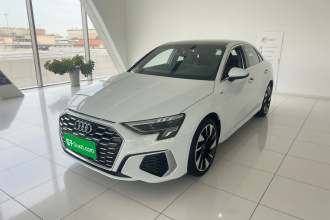 奥迪A3 2024款 A3L Limousine 35 TFSI 时尚运动型