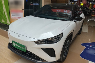 哪吒汽车 哪吒L 2024款 增程 310 闪充红衣版