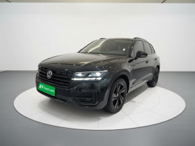 大众 途锐 2022款 3.0TSI 锐享版 曜黑运动套装