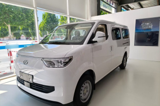 瑞驰汽车 瑞驰新能源EC75 2027款 客运 Pro智行超充版先锋型Ⅰ 9座
