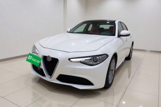 阿尔法·罗密欧 Giulia朱丽叶 2017款 2.0T 280HP 豪华版