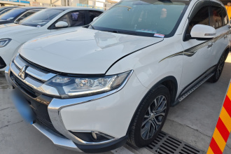 三菱 欧蓝德 2018款 2.4L 四驱精英版 5座