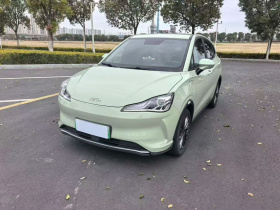 哪吒汽车 哪吒V 2022款 潮 400 Lite