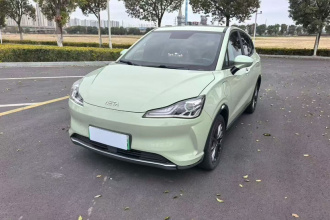 哪吒汽车 哪吒V 2022款 潮 400 Lite