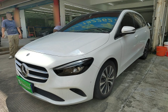 奔驰B级 2021款 B 200 动感型