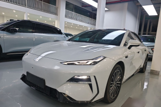 吉利银河 银河E8 2025款 575km 启航智驾版