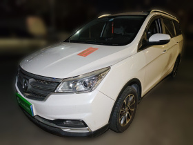 宝骏730 2021款 1.5L 手动时尚型 7座
