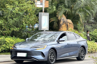 比亚迪 海豹 2023款 DM-i 1.5L 121km 豪华型
