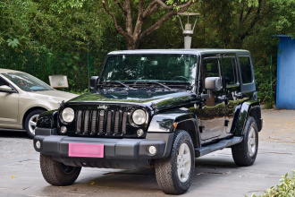 Jeep 牧马人 2015款 2.8TD Sahara 四门舒享版