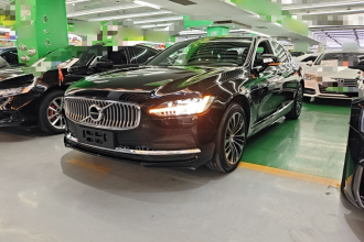 沃尔沃S90 2025款 B5 智逸豪华版