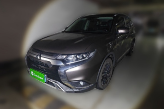 三菱 欧蓝德 2019款 2.4L 四驱致享版 5座 国VI