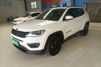 Jeep 指南者 2019款 220T 自动夜鹰版