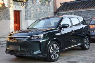 蓝电E5 PLUS 2025款 120km 标准旅行定制版 7座