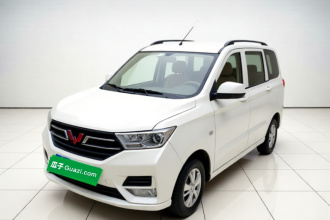 五菱汽车 五菱宏光 2021款 改款 1.5L S标准型 液压助力LAR