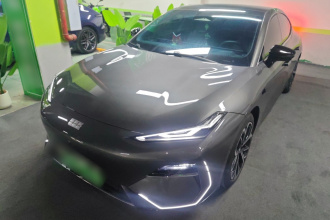 吉利银河 银河E8 2025款 700km 远航智驾版