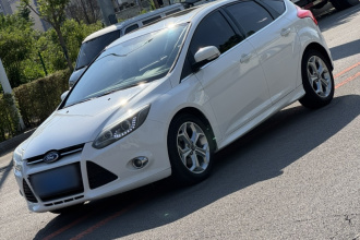 福特 福克斯 2012款 两厢 2.0L 手动豪华运动型