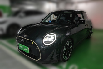 电动MINI COOPER 2024款 452km COOPER SE 艺术家