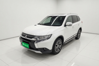 三菱 欧蓝德 2018款 2.0L 两驱嘉乐版 7座