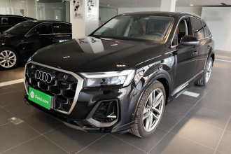 奥迪Q7 2024款 45 TFSI quattro S line运动型