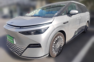 小鹏X9 2025款 纯电 650长续航 Max