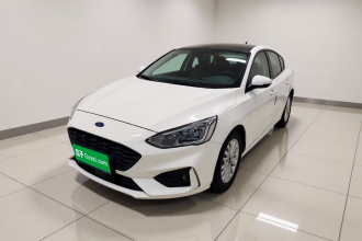 福特 福克斯 2020款 三厢 1.5L 自动锋跃型