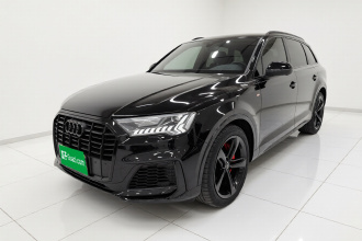 奥迪Q7 2022款 55 TFSI quattro S line冰雪运动版