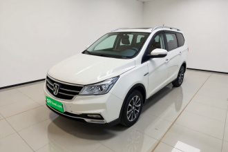 宝骏730 2021款 1.5L 手动时尚型 7座