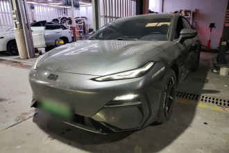 吉利银河 银河E8 2024款 550km 后驱龙腾版