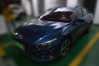 现代 伊兰特 2021款 240TGDi DCT LUX尊贵版