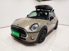 MINI 2019款 1.5T COOPER 艺术家