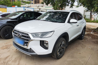 现代 途胜 2019款 280TGDi 双离合两驱豪华版 国V