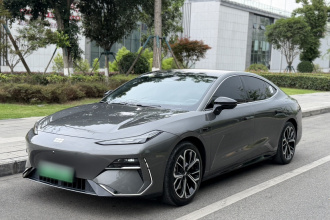 吉利银河 银河E8 2025款 700km 远航智驾版