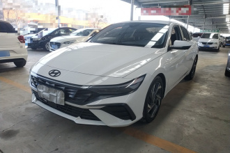 现代 伊兰特 2023款 1.5L CVT LUX尊贵版