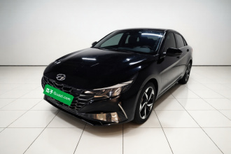 现代 伊兰特 2022款 1.5L CVT LUX尊贵版