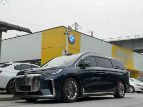 岚图汽车 岚图梦想家 2025款 PHEV 四驱旗舰乾崑版