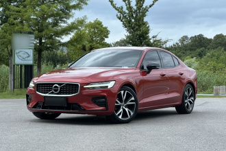 沃尔沃S60 2020款 T4 智远运动版