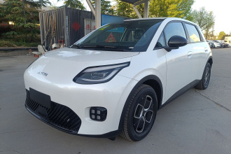 埃安 AION UT 2025款 330星辉版